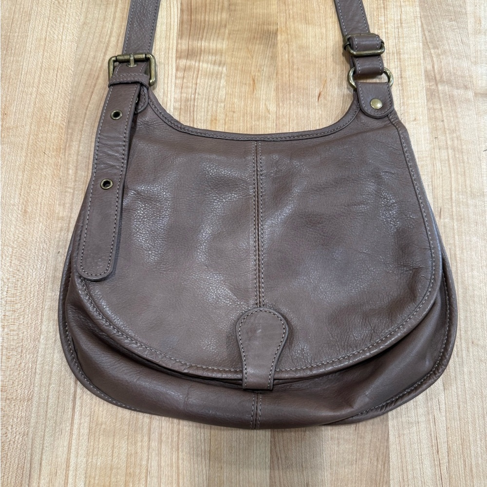 Everyday Brown Leather Crossbody Bag with Adjustable Strap